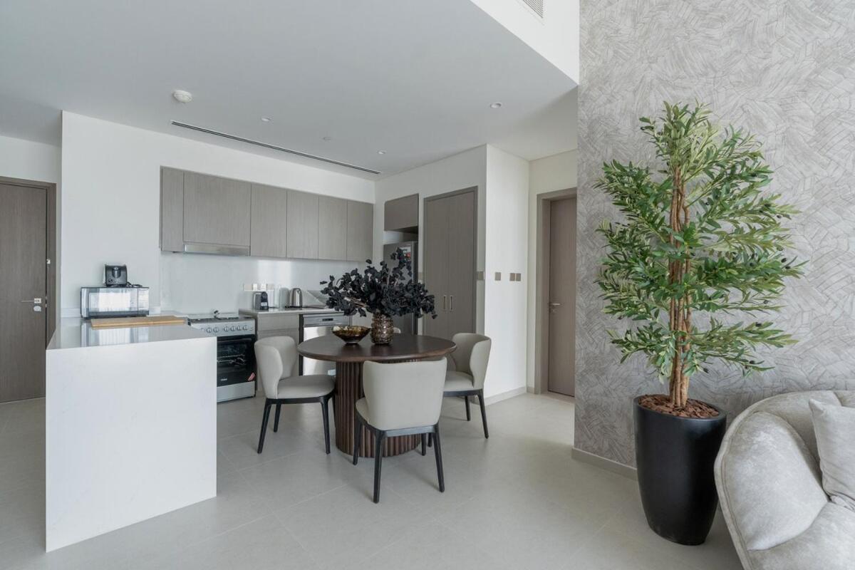 Nasma Luxury - Chic Highrise 1 Bedroom In The Heart Of Apartment
