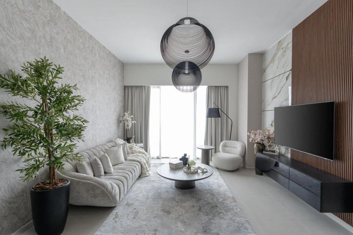 Nasma Luxury - Chic Highrise 1 Bedroom In The Heart Of *