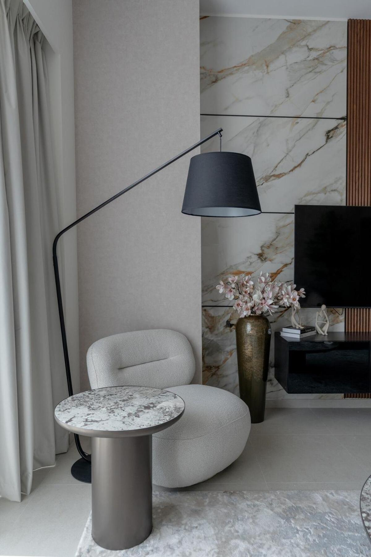 Nasma Luxury - Chic Highrise 1 Bedroom In The Heart Of