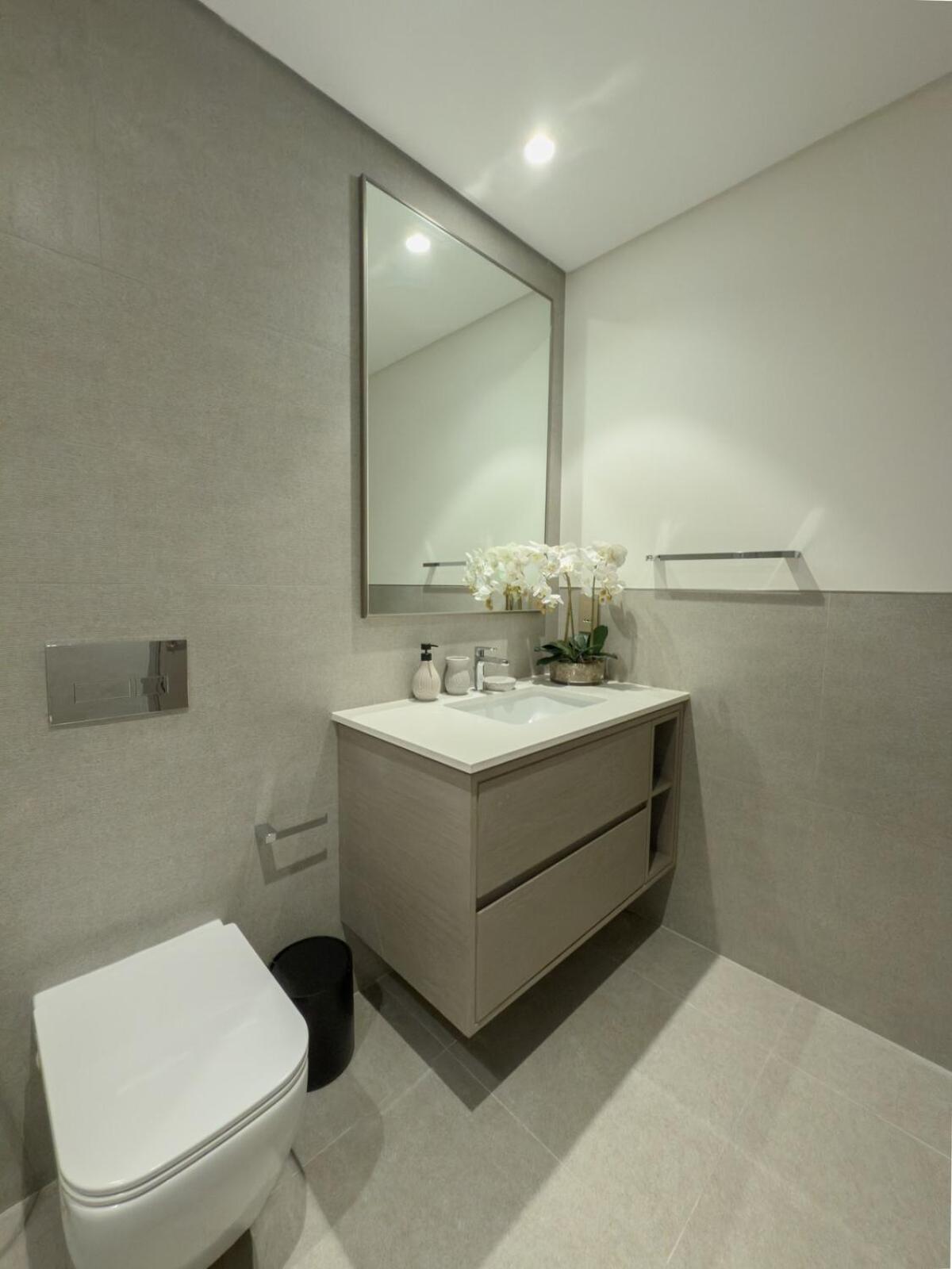 Nasma Luxury - Chic Highrise 1 Bedroom In The Heart Of