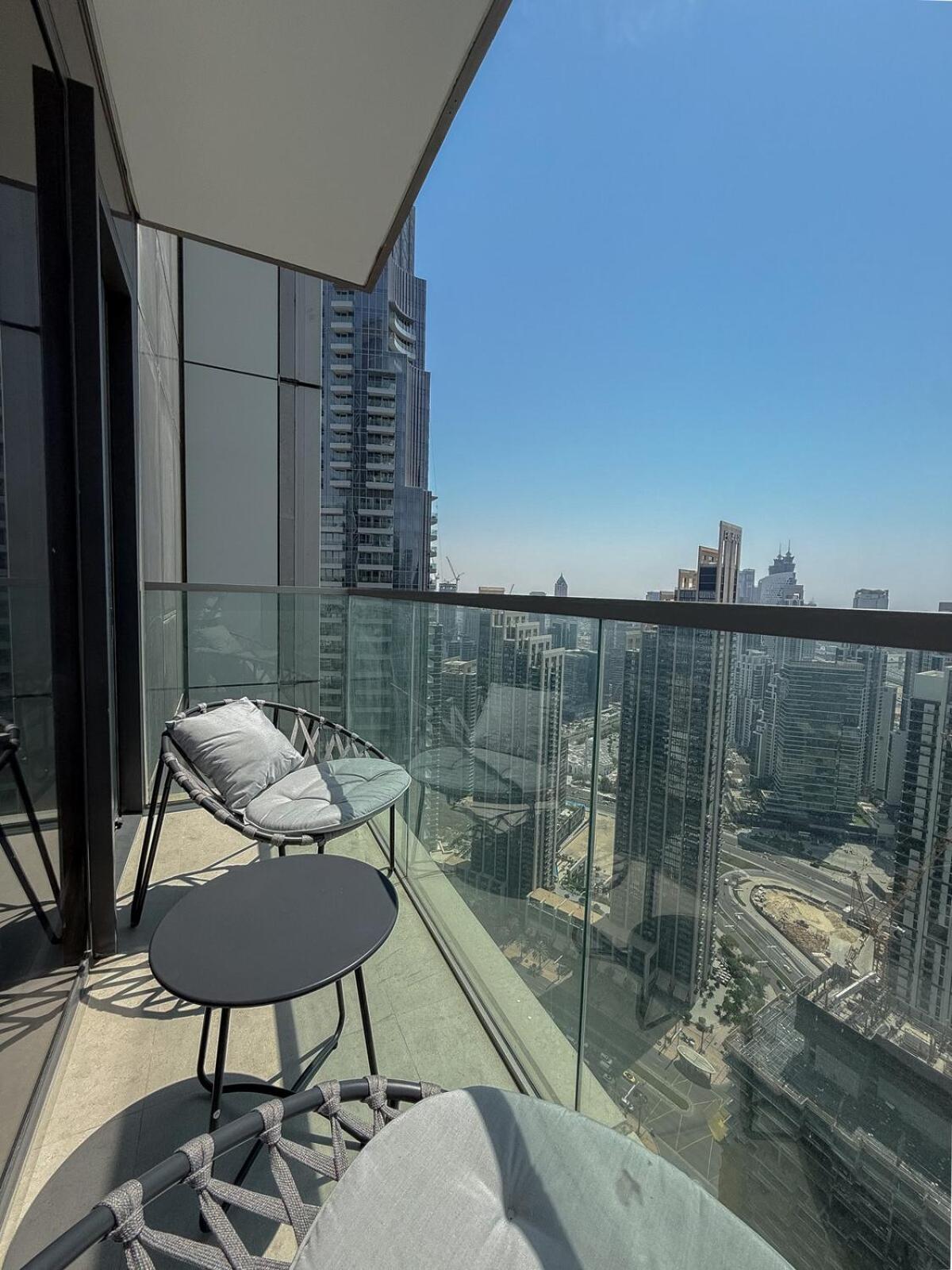 Apartment Nasma Luxury - Chic Highrise 1 Bedroom In The Heart Of